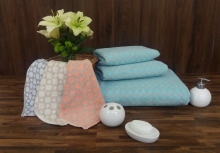 حوله استخری برق لامع طرح ونوس سایز 130*65 سانتی متر