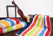 حوله استخری برق لامع طرح سمفونی سایز 130*65 سانتی متر